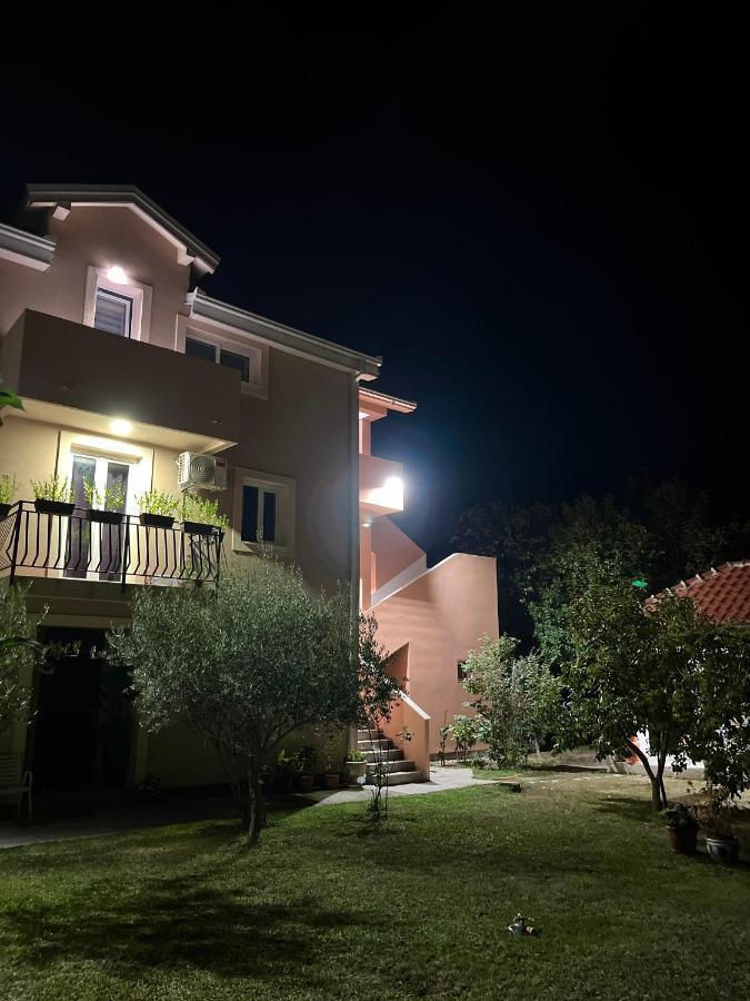 Apartments Two Olives Kotor Ngoại thất bức ảnh