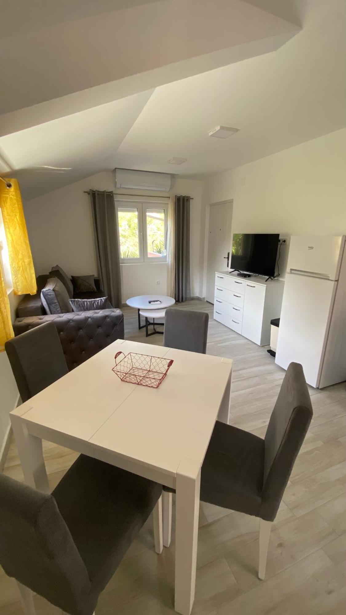 Apartments Two Olives Kotor Ngoại thất bức ảnh